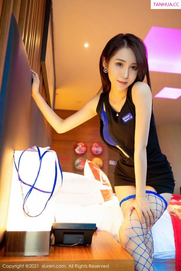 周慕汐  秀丽美人周慕汐 职场OL蓝色网袜第66张图片